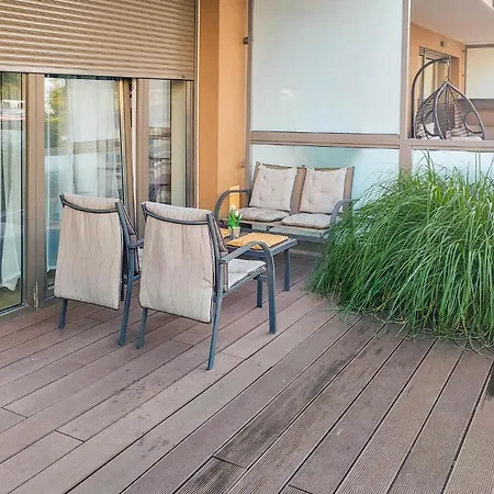 1 Bedroom Cozy In