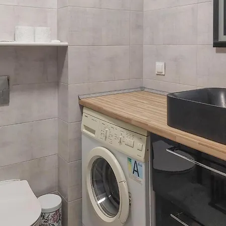1 Bedroom Cozy In Appartement