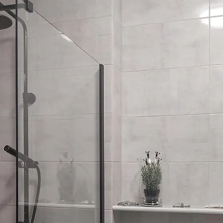 1 Bedroom Cozy In Appartement